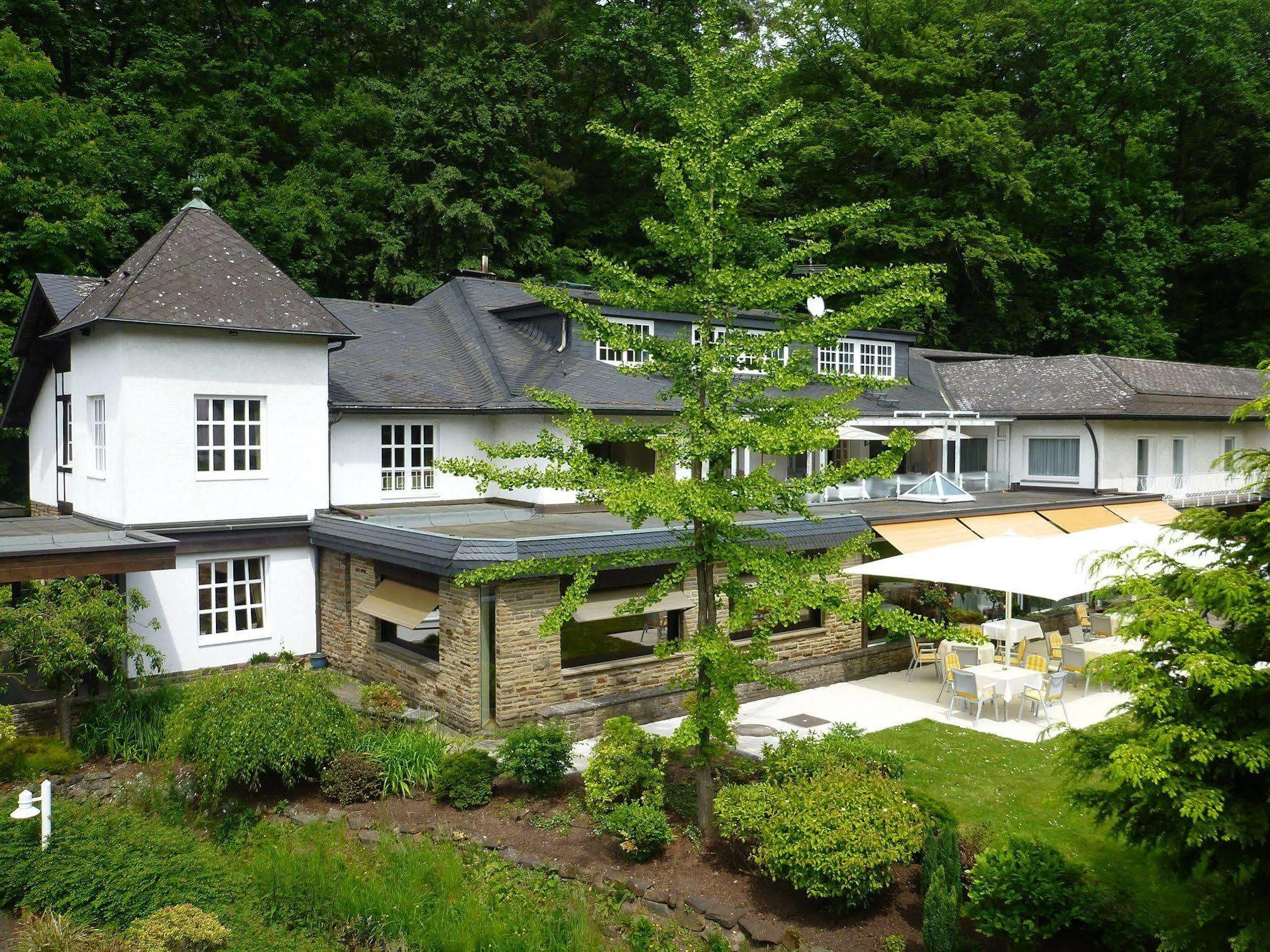 Romantik Waldhotel Mangold Бергиш-Гладбах Экстерьер фото