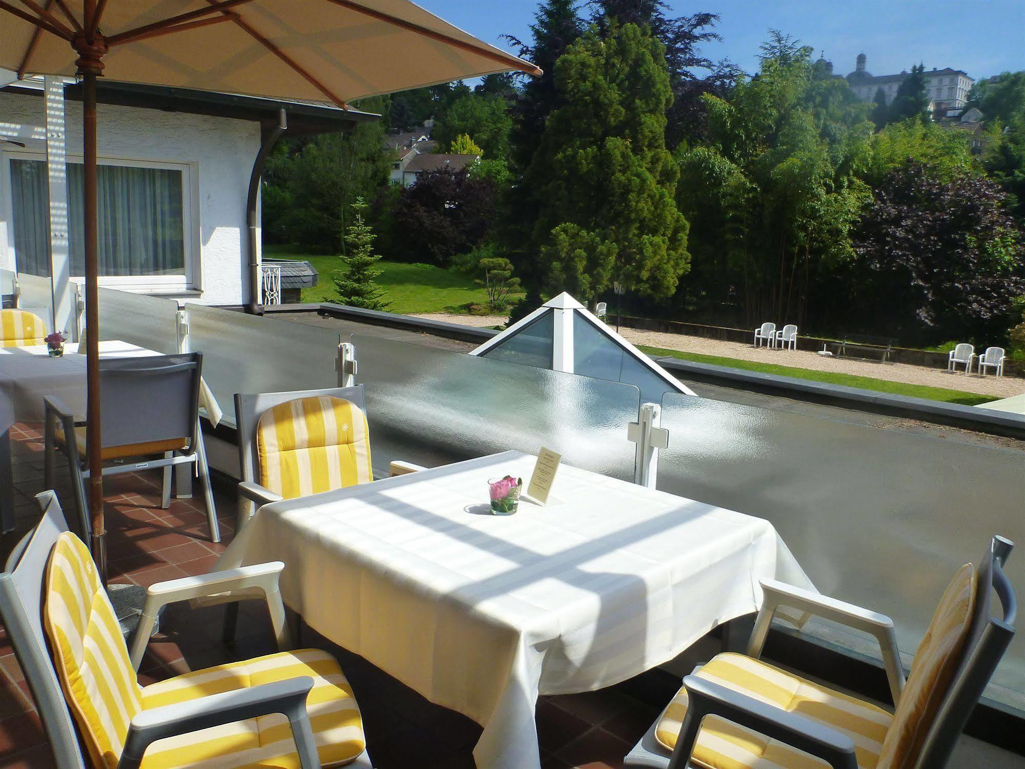 Romantik Waldhotel Mangold Бергиш-Гладбах Экстерьер фото